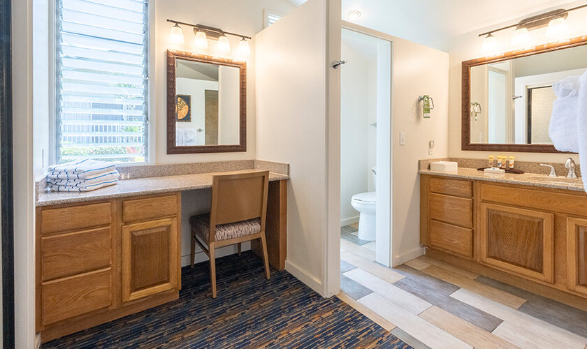 Makai Club Resort two bedroom master bathroom