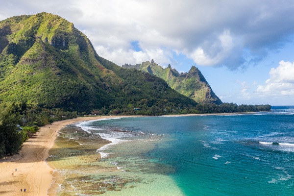 na pali coast beach and mountain views