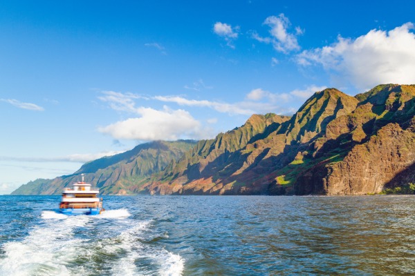 best napali coast tours boat on the water